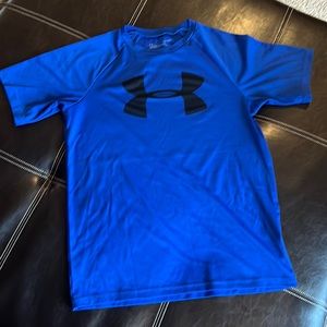 Under Armour heatgear t shirt.